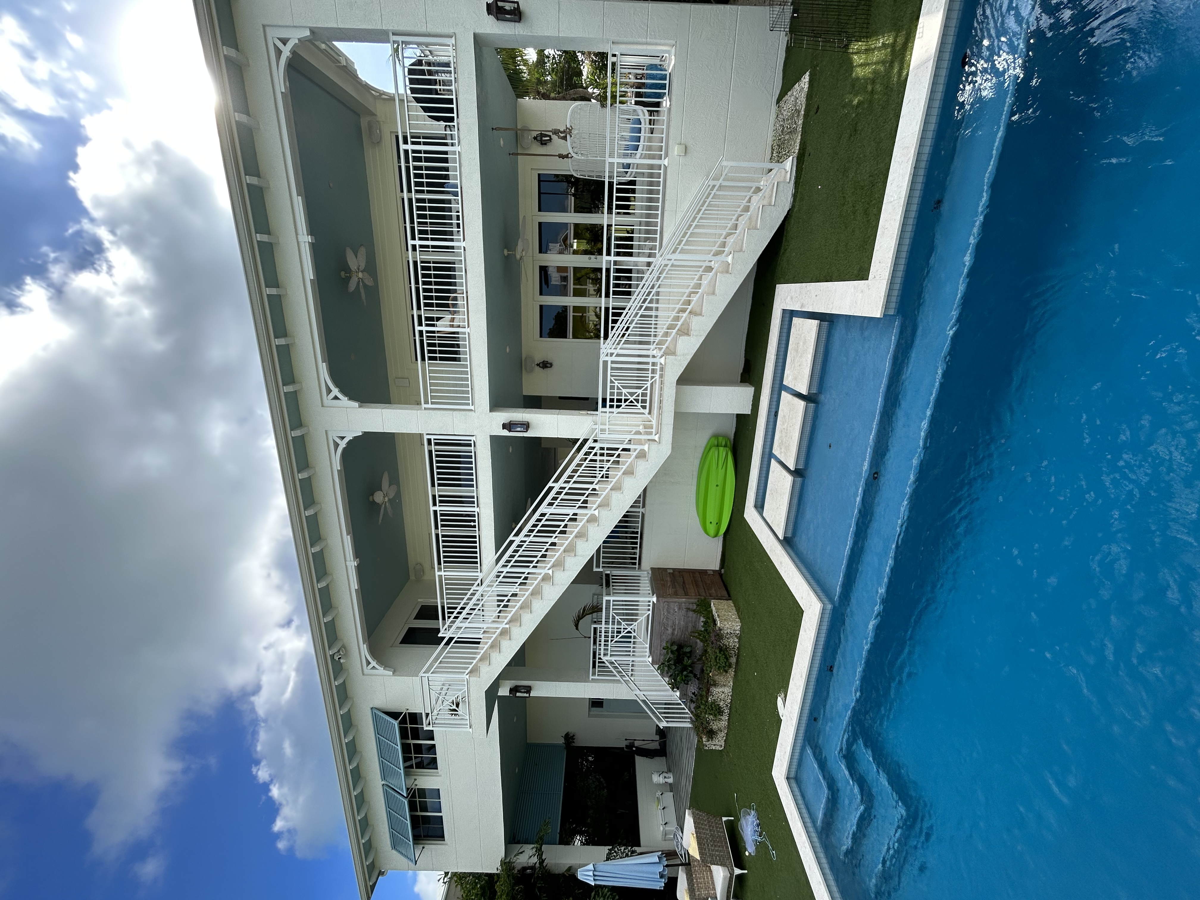 Window Screen Cleaning in the Florida Keys  Thumbnail